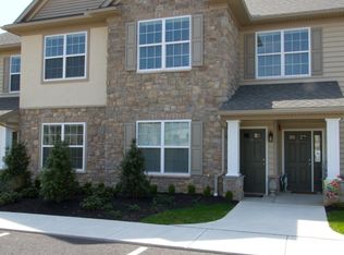 2001 Shady Oak Dr, Mount Joy, PA 17552