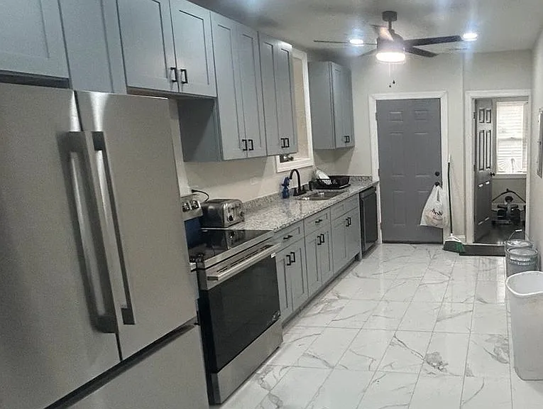 7730 S Cornell Ave #3 — Photo 7