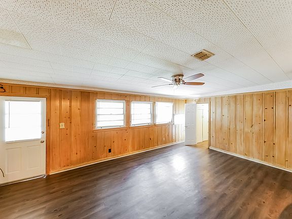 3rd image of 1007 Highpoint Rd