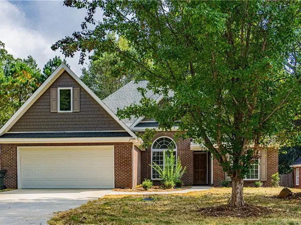 2306 Core Dr, Auburn, AL 36830