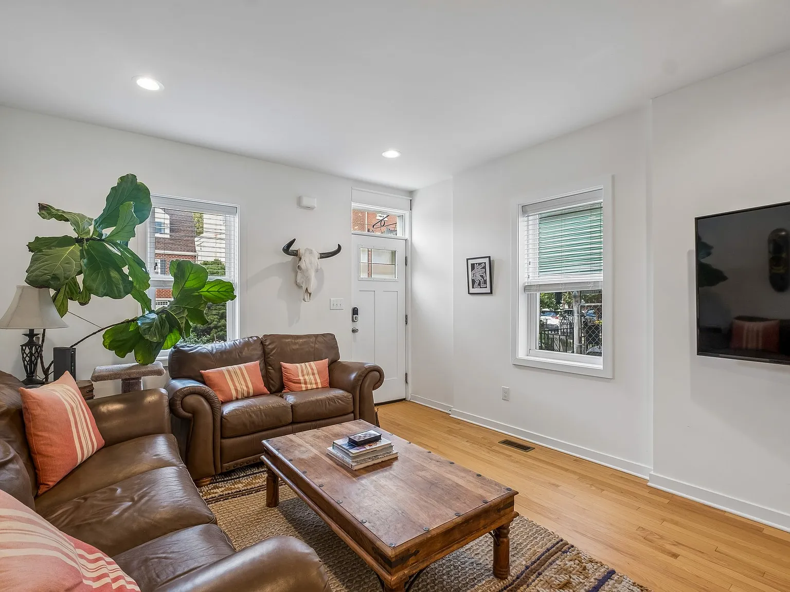 2 bed, 2.5 bath, 1731 sqft, $3,100 — Photo 3