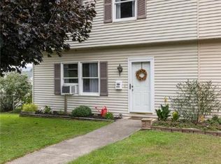 656 W Washington St, Slatington, PA 18080