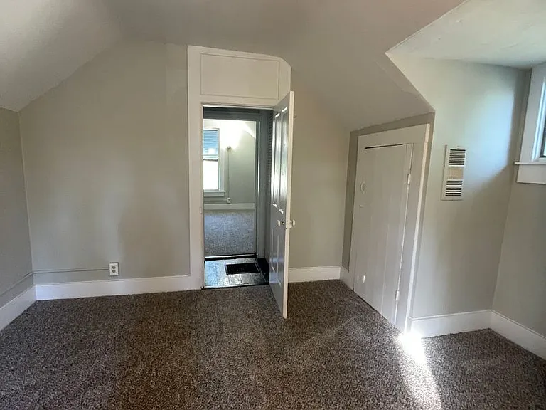 1822 Main St — Photo 15