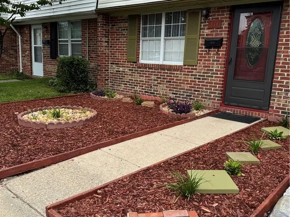 840 N Grosvenor Ct, Virginia Beach, VA 23462