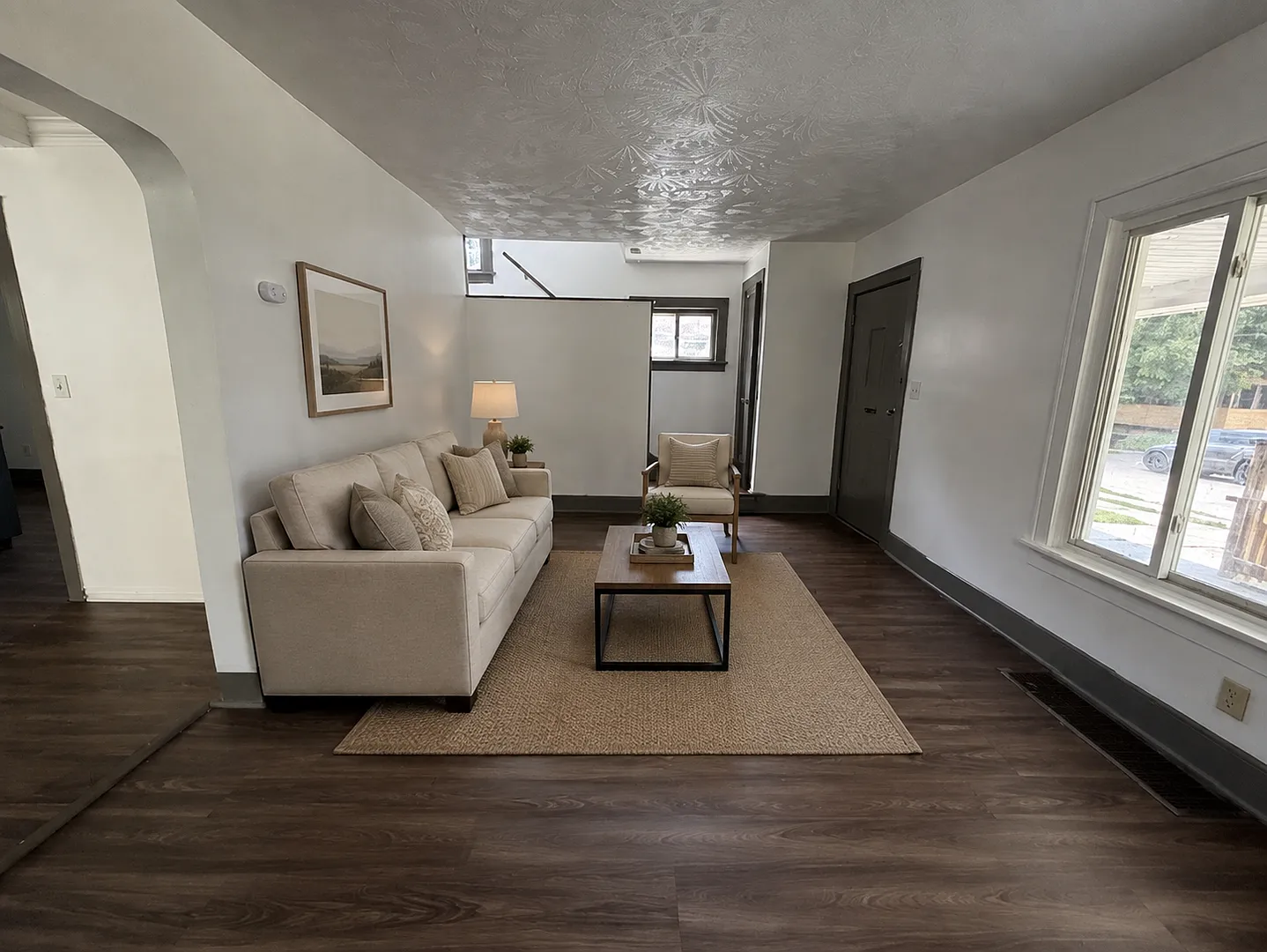 Spacious 3-Bedroom Akron Home with Central Air, Full Basement & Large Backyard — Photo 4