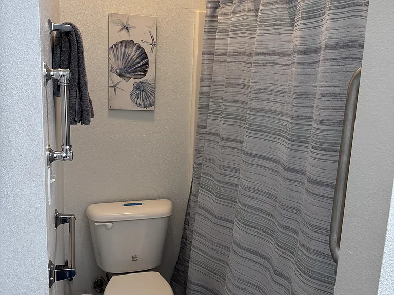 1100 Century Oaks Dr #A — Photo 11