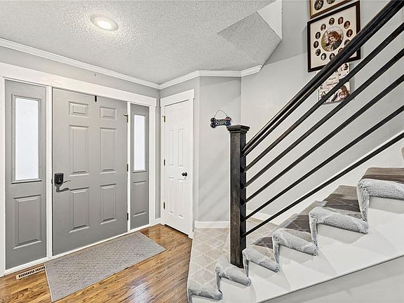 5th image of 1300 NW Timber Oak Dr