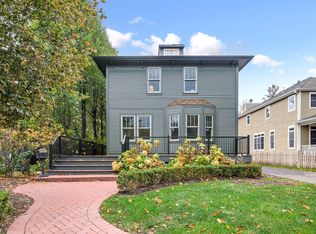 1312 Ridgewood Dr, Highland Park, IL