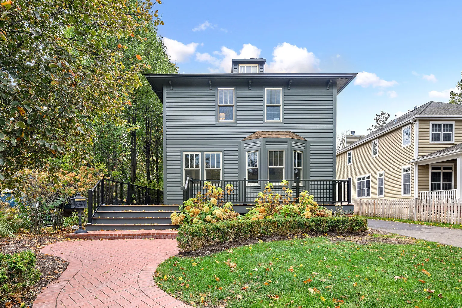 1312 Ridgewood Dr photo 1