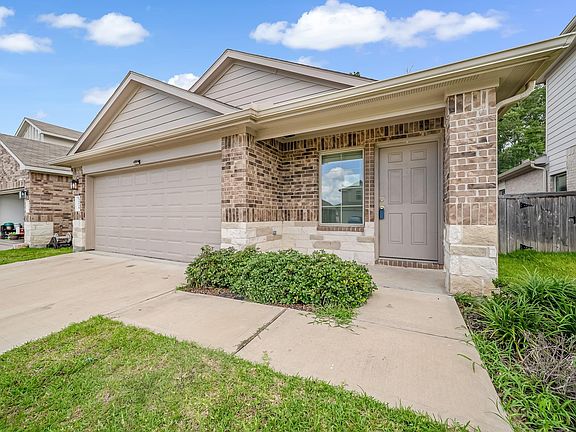 3rd image of 14950 Cypress Hollow Dr
