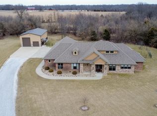 11033 E Timmons Rd, Centralia, MO 65240