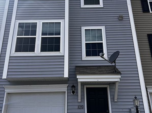 109 Tee Dr