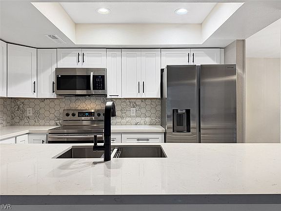 5th image of 908 Harold Dr Unit 18