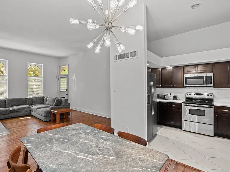 1422 Dolman St — Photo 15