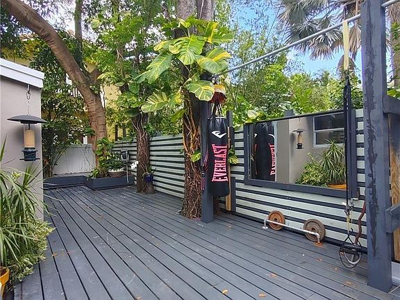 3rd image of 3420 NE 13 Avenue