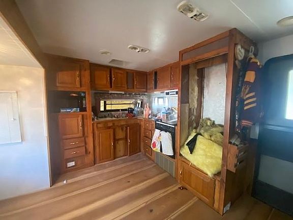 4th image of 91 & 92 Bay Breeze Dr