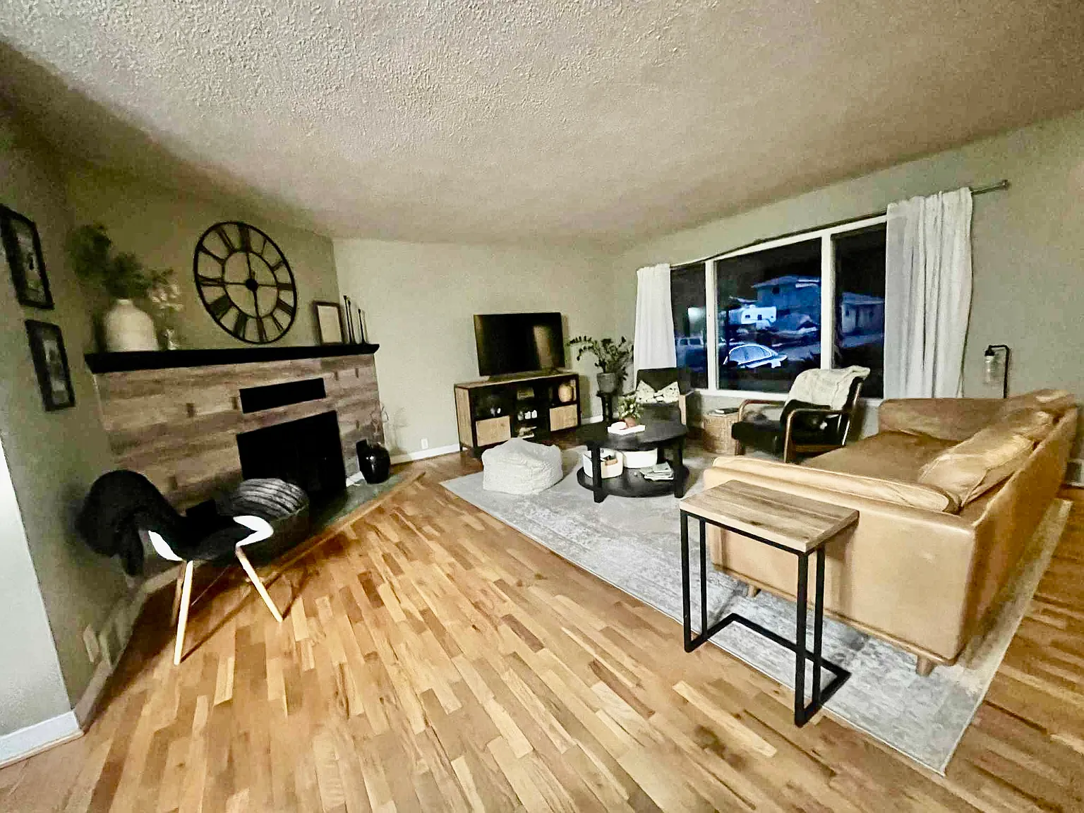 5 bed, 2980 sqft, $2,795 — Photo 2