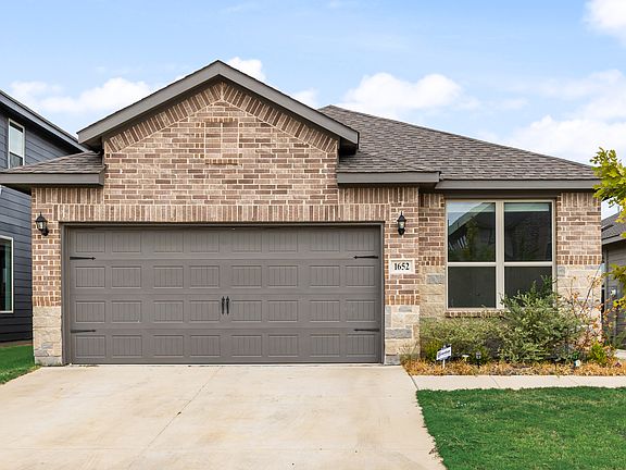 2nd image of 1652 Edgeway Dr