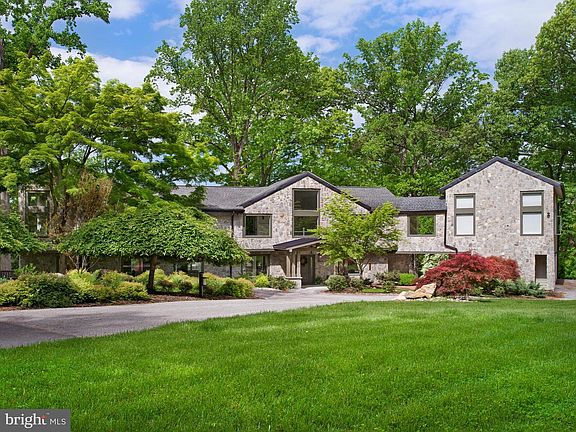 3rd image of 50 Fairview Rd