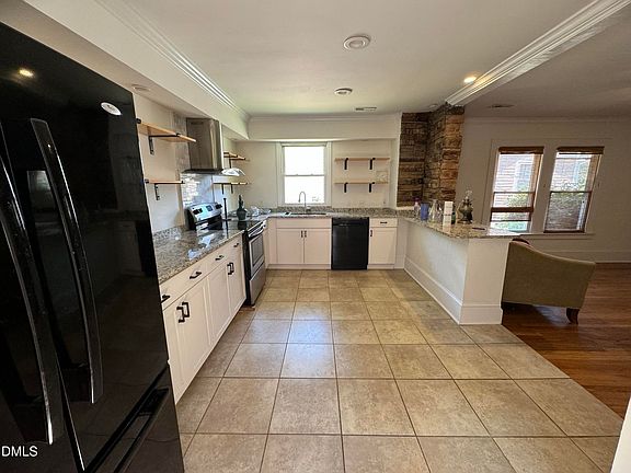 3rd image of 3129 Stanhope Ave