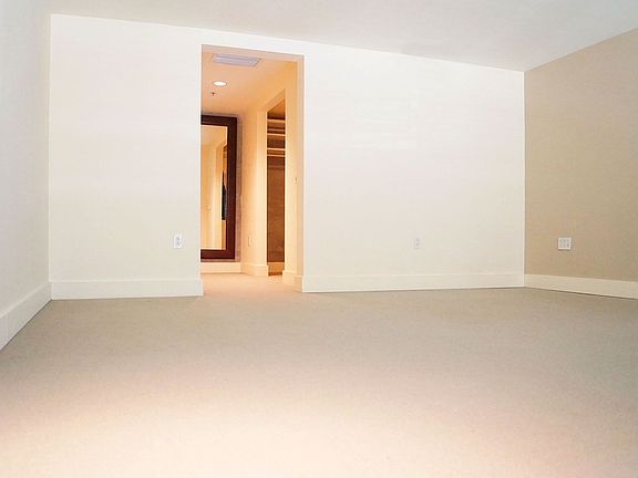 3rd image of 200 Brannan St APT 127