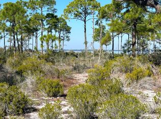 751 Bay Dr, Carrabelle, FL 32322