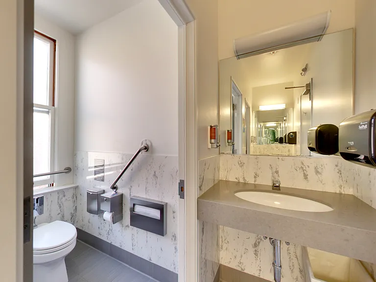 Columbus Residence — Photo 23