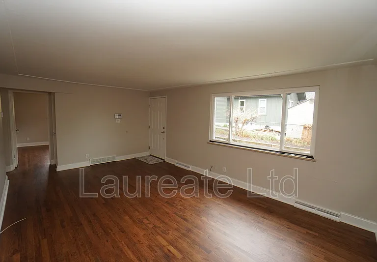 2268 W Maplewood Ave — Photo 3