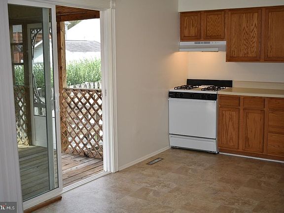4th image of 222 Nathan Way
