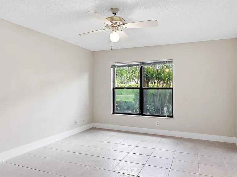 3242 Perimeter Dr — Photo 13