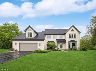 2805 Greenwood Ln, Saint Charles, IL