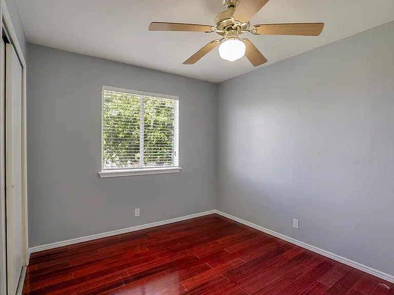 918 Estate Dr — Photo 18