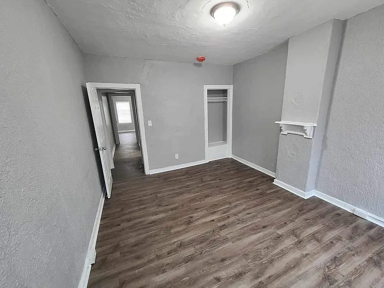 1350 Carroll St — Photo 6