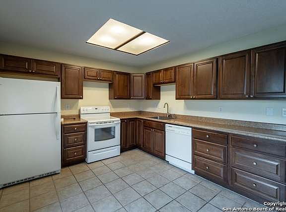 5th image of 5102 Tree Top St