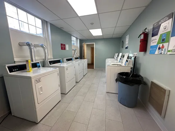 Summit Place Apartments, 7 Upper Church St #216, West Springfield, MA 01089