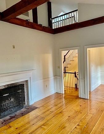 2nd image of 52A Park St #2
