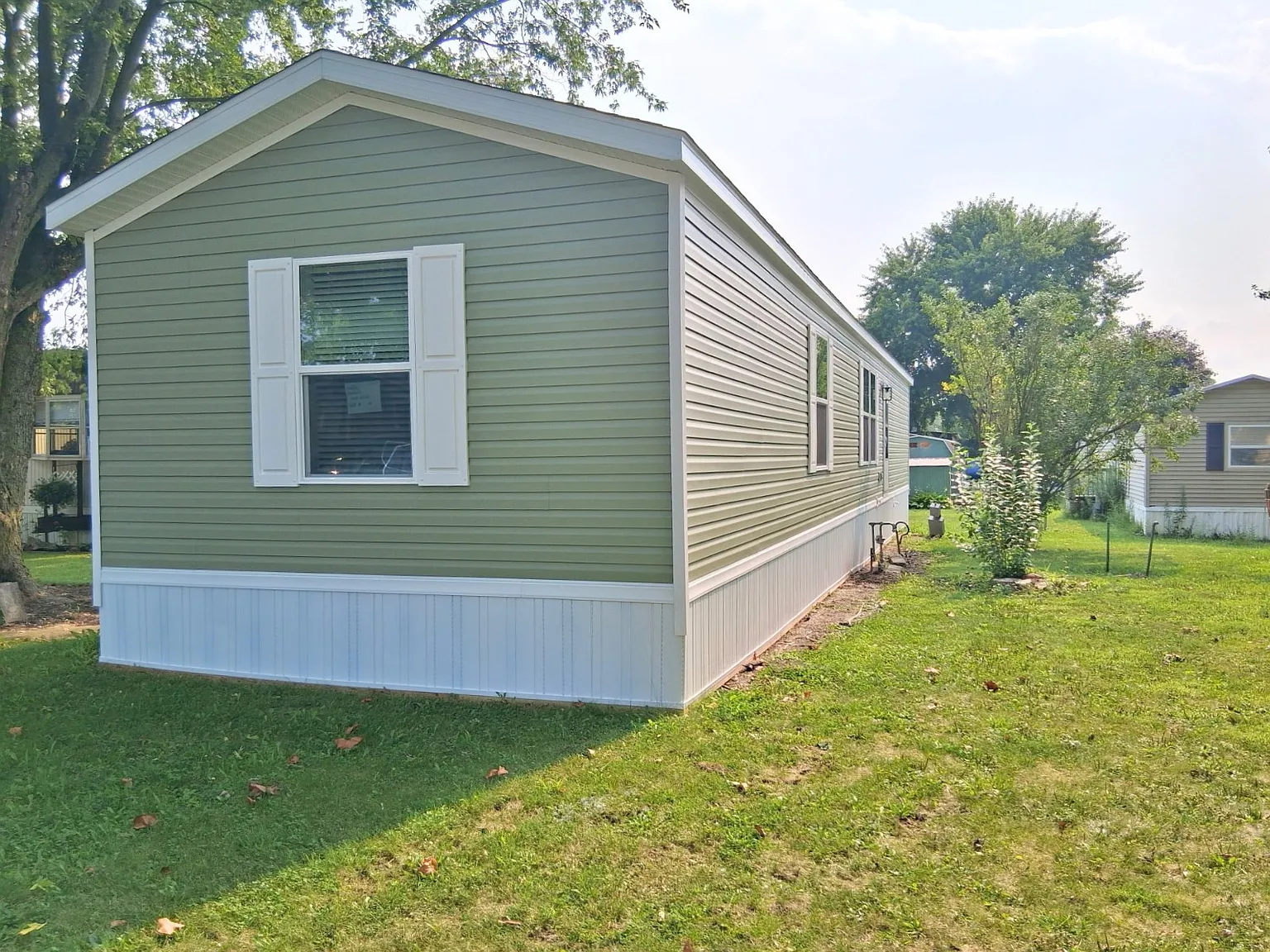 3 bed, 2.0 bath, 1056 sqft, $1,095 — Photo 2