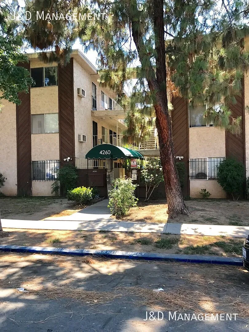 $1,500/ 1br - 1 Bath 600ft2 - (44th St) **Seniors Only 55 Year Old+ Or Disabled Community w/ Hand... — Photo 3