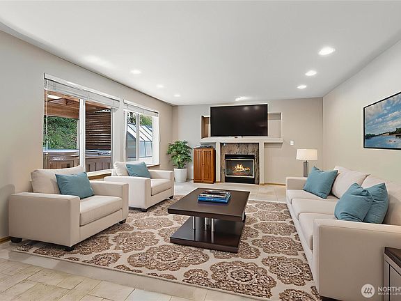 5th image of 5605 64th Avenue W
