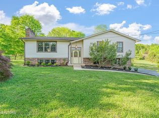 206 Lake View Ln, Oak Ridge, TN 37830