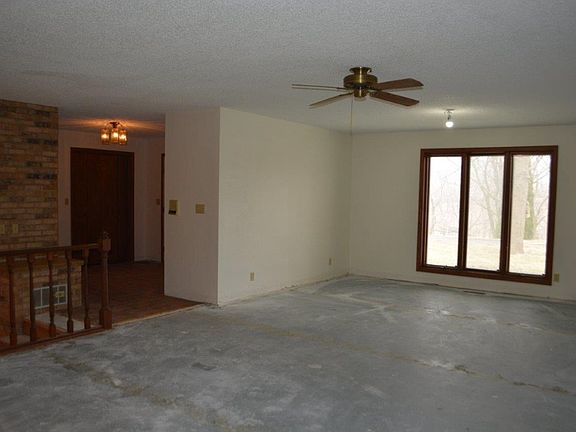 3rd image of 7103 Morningside Ave