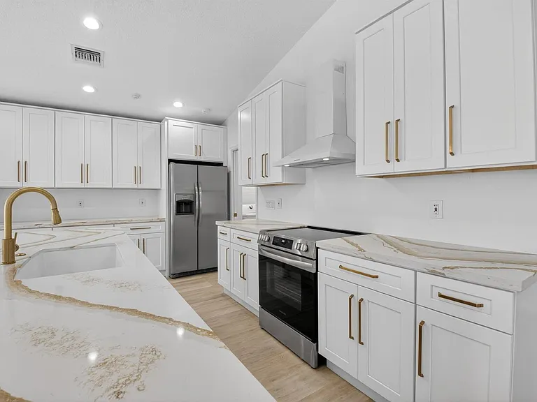 11728 Dove Hollow Ave — Photo 6