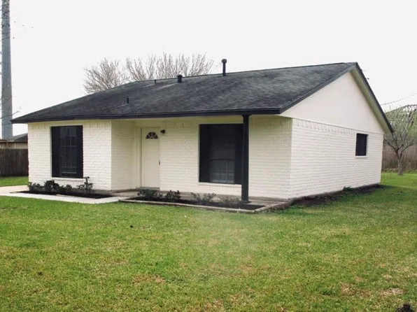 1109 N Ave N, Freeport, TX 77541