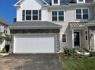 17 Swan Ln, Ivyland, PA 18974