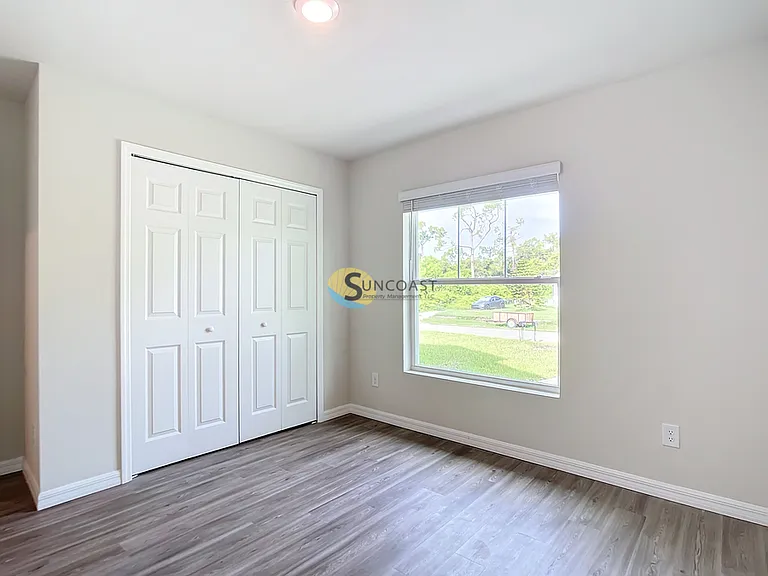 9235 Tacoma Ave — Photo 10