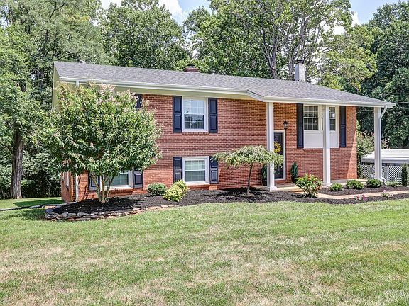 3rd image of 1211 Rainbow Forest Dr