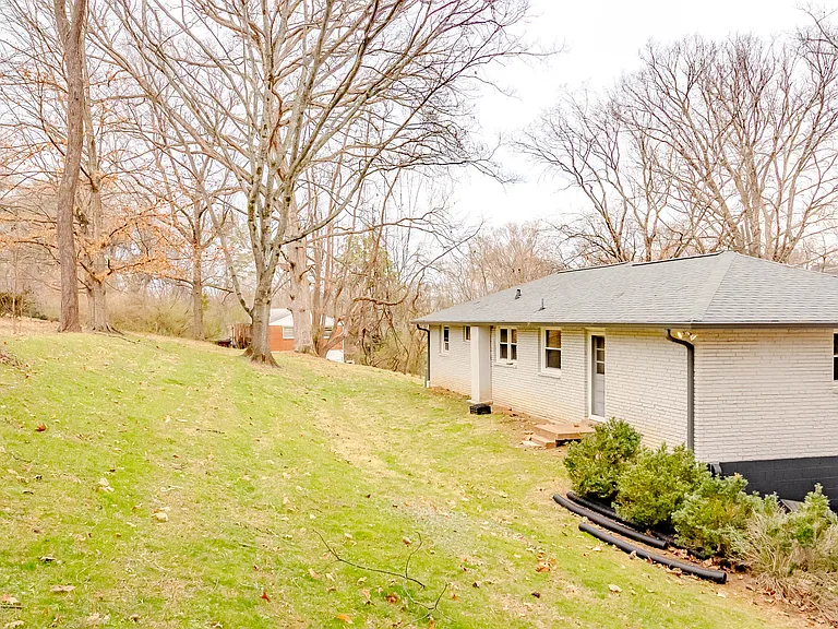 567 Valleywood Dr — Photo 14
