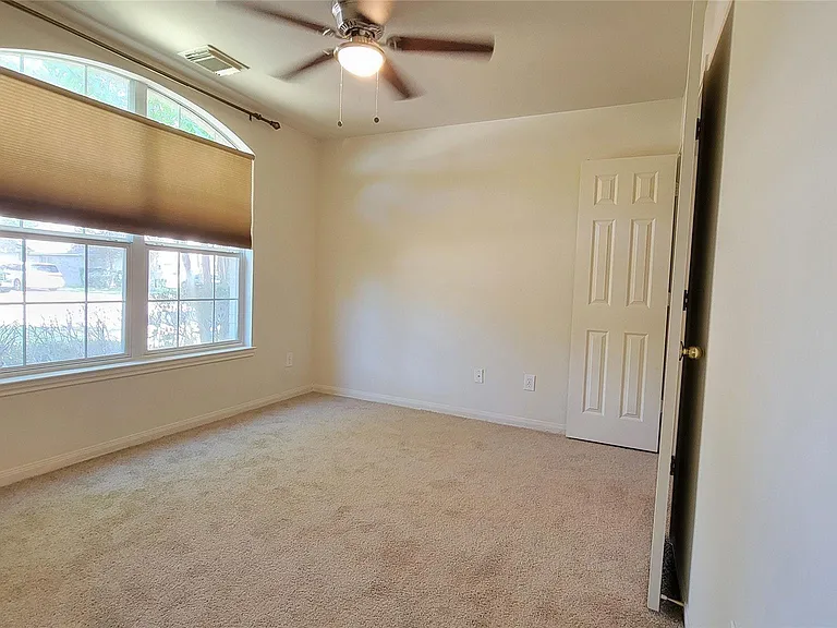 4822 Bonny Loch Ln — Photo 13