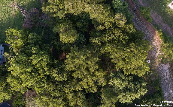 2nd image of 343 Lincolnshire Dr