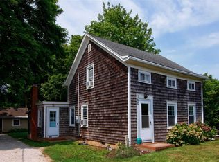 160 Cottage Pl, Southold, NY 11971